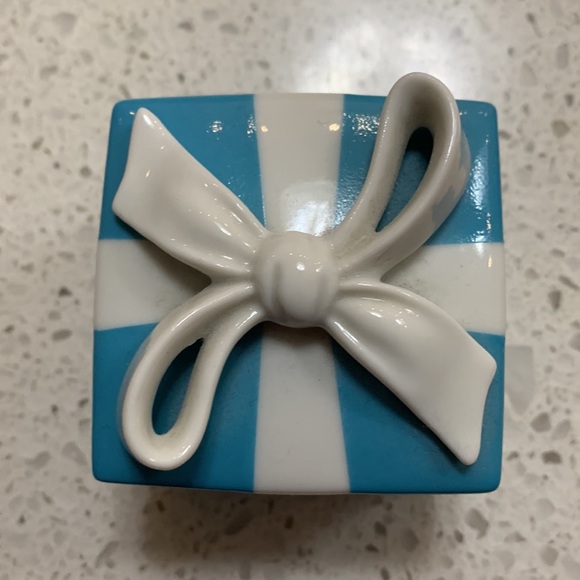 Tiffany & Co. Ceramic Box - Picture 3 of 3
